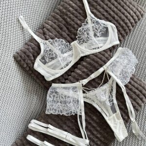 White-lace-lingerie-set-with-garters