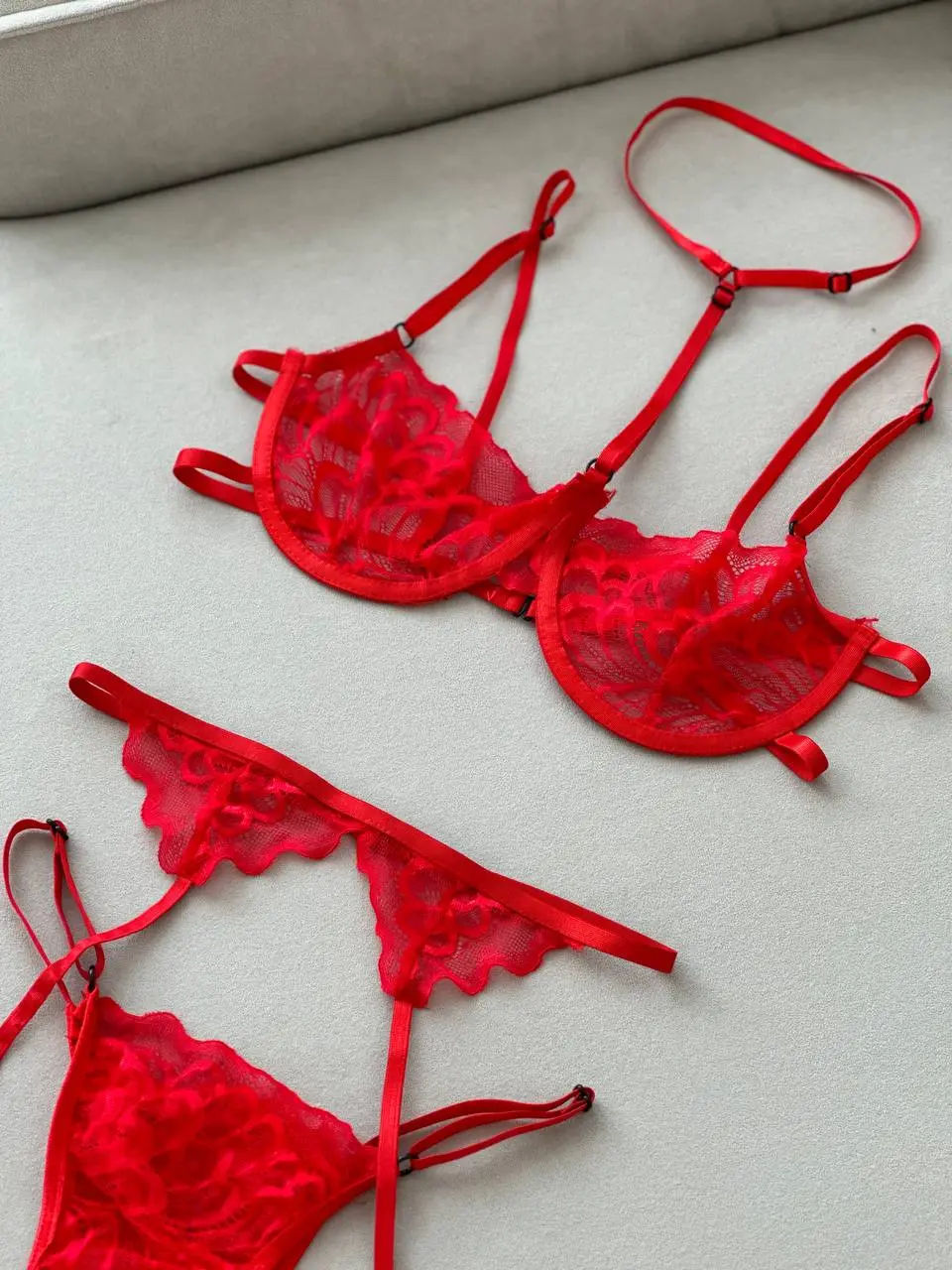 Lingerie-set-with-garter-and-choker