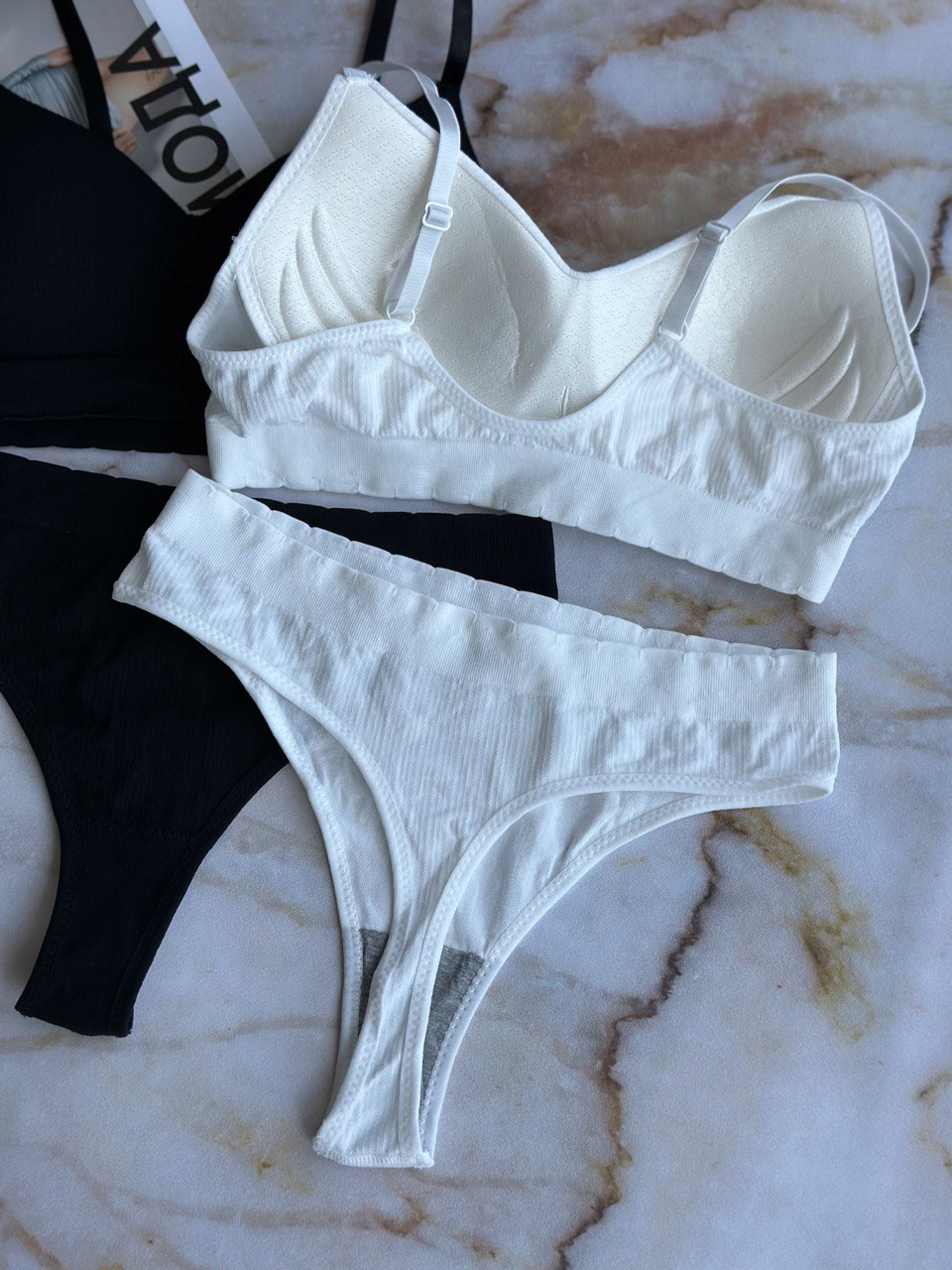 Basic-set-of-women's-underwear