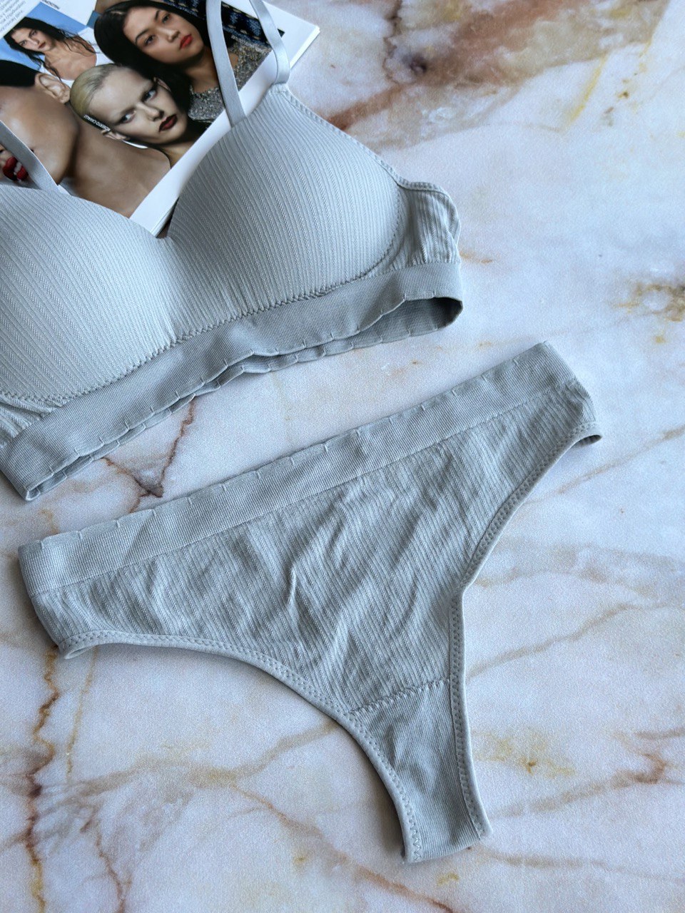 Basic-set-of-women's-underwear